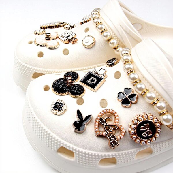 18 Pièces Accessoires de Chaussure en Strass, Décorations de Chaussures de Bricolage pour Femme Sabots Ornements de Chaussure Bricolage, Crocs Charms Crocs Accessoires