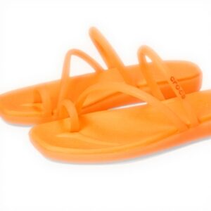 Crocs Miami Toe Loop Sandal Femme Sandale plate Confortable